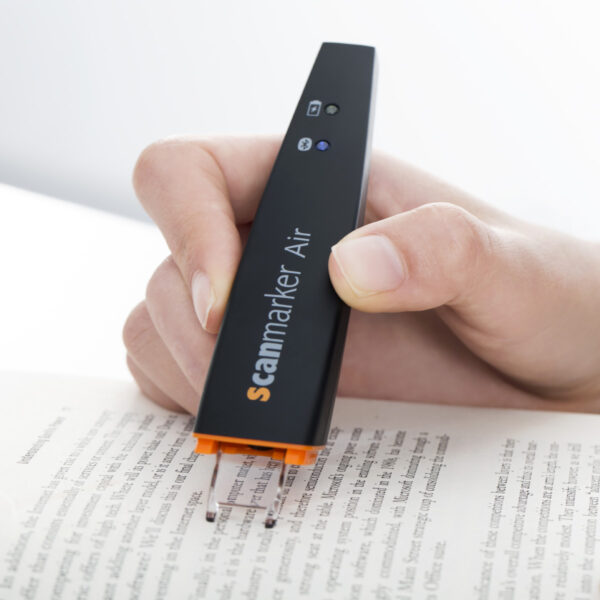 Lettore digitale Scanmarker Air mentre viene utilizzato