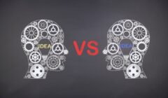 Il profilo di due teste una di fronte all'altra: in ognuna gli ingranaggi si muovono a produrre la lampadina che rappresenta un'idea. Insieme le due teste formano la frase "idea versus idea"