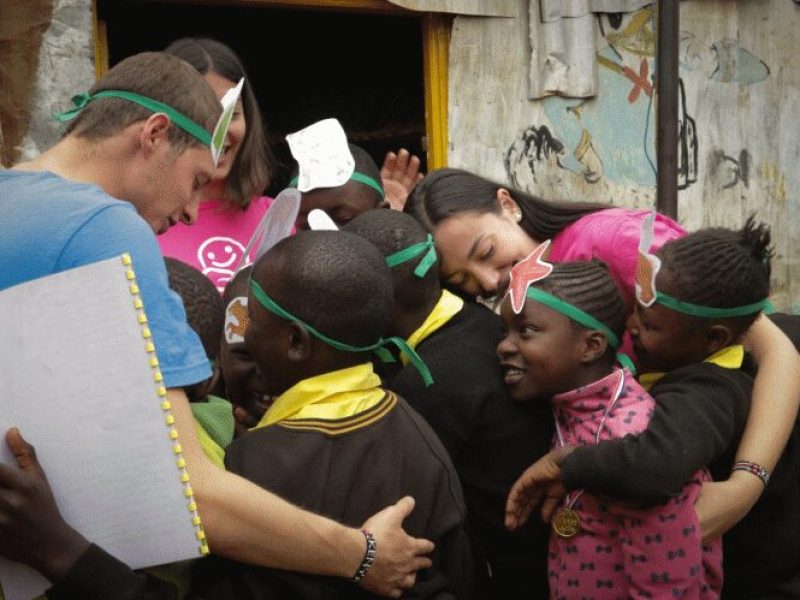 Locandina del webinar: "Funzioni Esecutive: dall'Italia al Kenya e dal Kenya all'Italia"