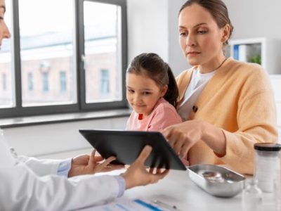 Locandina del webinar: Funzioni Esecutive, Autismo e ADHD: l'approccio multidimensionale di TeleFE nella ricerca e nella pratica clinica