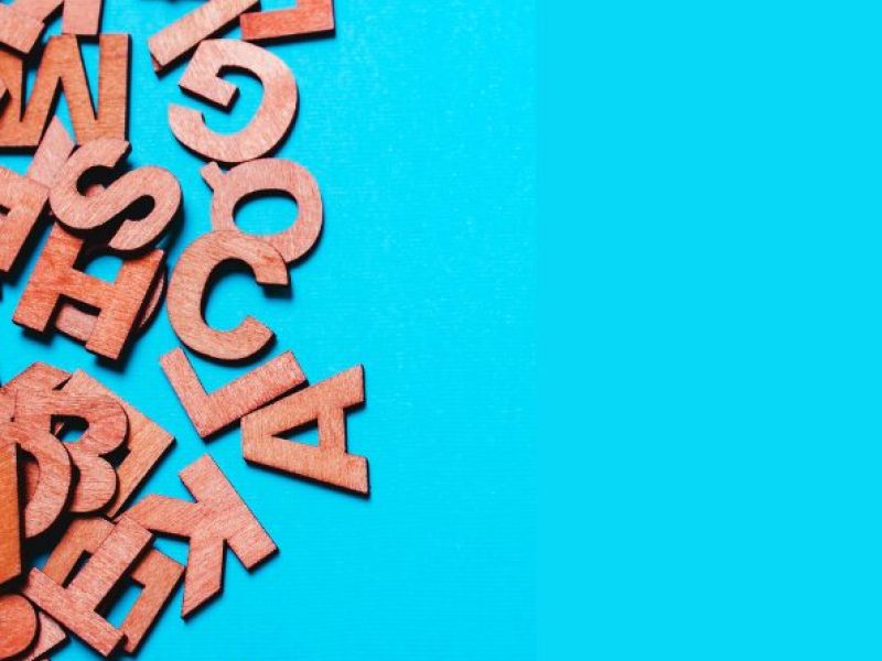 Locandina del webinar: "Comunicare senza barriere attraverso la Comunicazione Alternativa e Aumentativa"