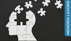 Un puzzle incompleto che va a formare il profilo di una testa