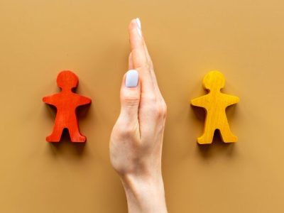 Locandina del webinar: "Dal conflitto alla connessione: strategie efficaci di comunicazione con gli adolescenti per genitori e docenti"